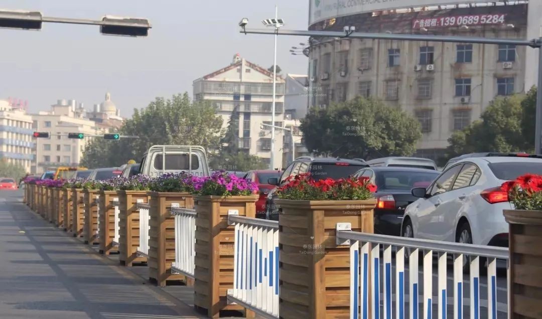 1676955458848574.jpg 花箱